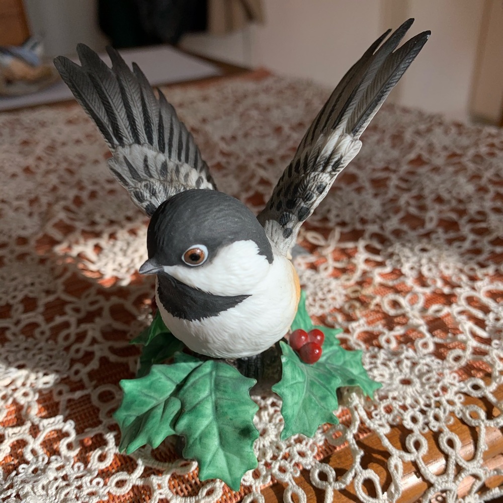 Mint condition Lenox porcelain bird figurine 1985